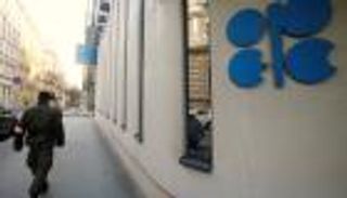 "أوبك" تبحث تجميد إيران إنتاجها لأقل من 4 ملايين برميل