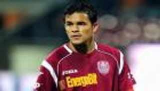 لاعب حتا الإماراتي يدخل في نوبة بكاء حزنا على زملائه