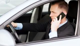 حوادث كثيرة تقع بسبب الموبايل