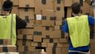 عامل "أمازون" يقفز من الطابق الـ12 بعد رفض طلبه