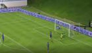 شاهد: مهاجم الظفرة يهدر فرصة تاريخية أمام العين