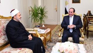 السيسي والإمام الطيب في لقاء سابق