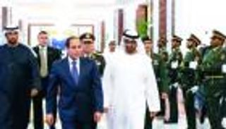 محمد بن زايد يستقبل السيسي لدى وصوله أبوظبي
