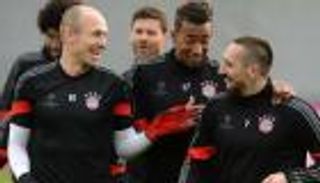 والد روبين يكشف سبب تأجيل تجديد عقده مع بايرن