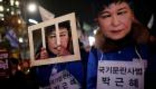 كوريا الجنوبية.. المعارضة ترفض تنحي "باك" وتختلف حول سرعة عزلها