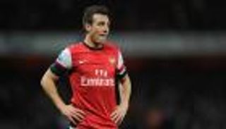 الإصابة تتلاعب بنجم أرسنال للعام الثاني على التوالي