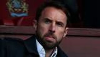 ساوثجيت: روني سيظل قائدا لمنتخب إنجلترا