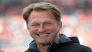 مدرب لايبزيج يكشف احتمالية خلافته لفينجر في أرسنال