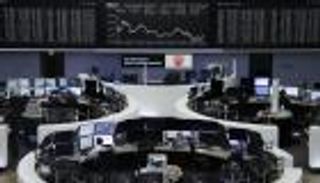 السلع الأولية تدفع الأسهم الأوروبية للهبوط