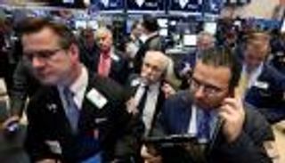 خسائر التكنولوجيا تهبط بمؤشرات الأسهم الأمريكية