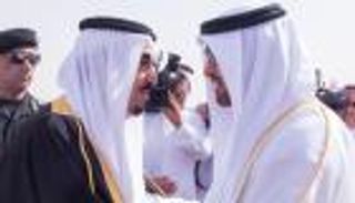 الملك سلمان يصل أبوظبي في زيارة رسمية