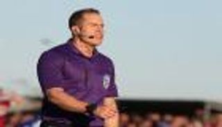 حكم إنجليزي يضع ممثلا أمريكيا في موقف محرج