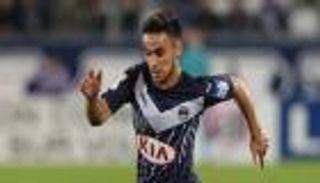 ميلان يتابع ثنائي المنتخب الجزائري