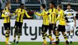 أوباميانج يقود دورتموند لفوز كبير على جلادباخ 