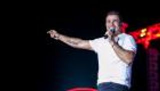 من وراء منع دخول المحجبات لحفل عمرو دياب في مصر؟