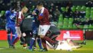 إلغاء مباراة في الدوري الفرنسي لإصابة حارس بالألعاب النارية