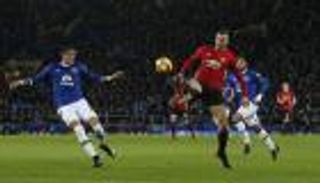 التكنولوجيا تنقذ هدف إبرا في مرمى إيفرتون