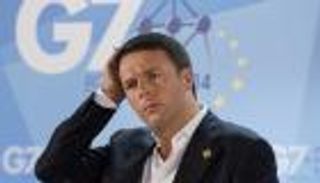 رئيس الوزراء الإيطالي يعلن استقالته بعد خسارة استفتاء تعديلات الدستور