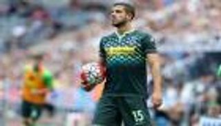 اعتزال مبكر لمدافع جلادباخ أمام برشلونة