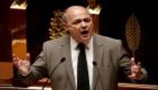 برونو لو رو الاشتراكي وزيراً للداخلية في فرنسا