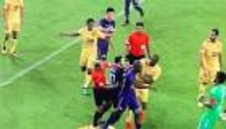 أسبريا لاعب العين: واصلوا البكاء وسأستمر فيما أفعله