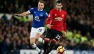 مخيتاريان يتمسك بفرصة اللعب أساسيا مع يونايتد