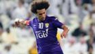 رسمياً: عموري يشارك مع الأهلي السعودي أمام برشلونة