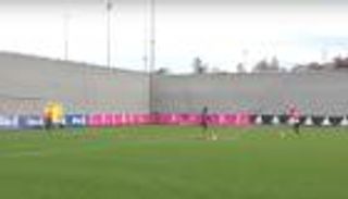 بالفيديو.. نوير يتقمص دور "مدفعجي" البايرن