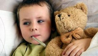 طفل مصاب بنزلة برد