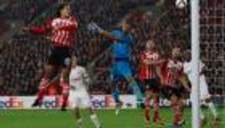 مدرب ساوثهامبتون يطالب لاعبيه بتعويض اخفاق أوروبا