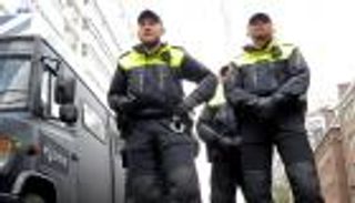 هولندا تعتقل مسلحا كان يعد لعمل إرهابي