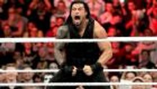 رينز يحتفظ ببطولة الولايات المتحدة بمساعدة غريمه أوينز