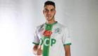 الدفاع المغربي يفتح المزاد على نجمه أزارو