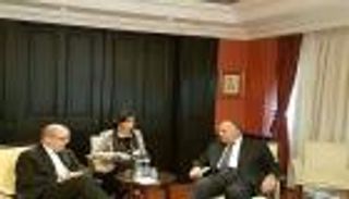 شكري يناقش مع "لو دريان" الوضع في ليبيا وسوريا