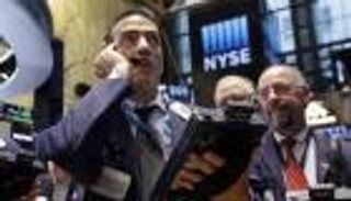 التكنولوجيا أم البشر .. من الأفضل للأسواق المالية؟