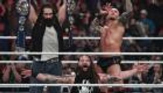 أورتن وبراي ويت يحتفظان بلقب سماكدون للتاج تيم