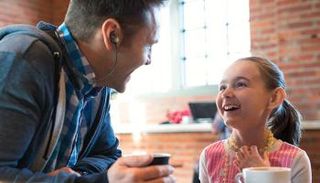 السماعات الجديدة تلغي الضوضاء المحيطة