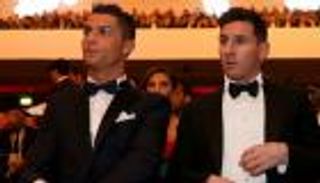 بعد الكرة الذهبية..4 وقائع تقرب رونالدو من جائزة الفيفا