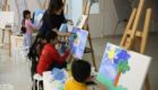 بالصور.. انتهاء الورش الفنية استعدادا لـ"بينالي أطفال الشارقة"