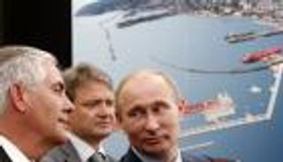 أمريكا وروسيا.. سر النفط الذي دفع بـ "تيليرسون" لقمة دبلوماسية واشنطن