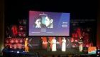 بالصور جوائز "دبي السينمائي": جوليا قصار أفضل ممثلة.. و"العاصفة السوداء" أفضل فيلم