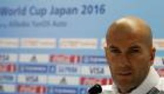 زيدان "القلق": القمصان لا تفوز بالمباريات 