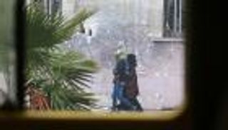 سكان حلب يحرقون متعلقاتهم قبل الإجلاء خوفا من النهب