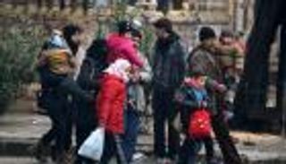 مطالبات برقابة دولية محايدة بعد تأخر إجلاء سكان حلب