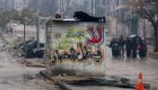 تركيا: النظام السوري وجماعات أخرى تحاول عرقلة إجلاء سكان حلب