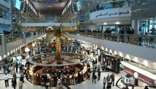 أحد مطارات الإمارات 