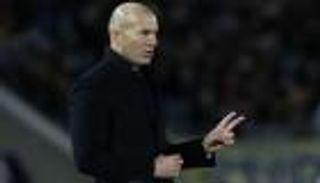زيدان يحذر لاعبيه من الإفراط في الثقة