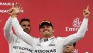 هاميلتون: يجب استشارتي بشأن زميلي المقبل