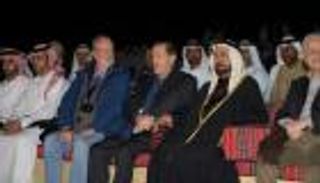 سلطان القاسمي يشهد انطلاق مهرجان الشارقة 2 للمسرح الصحراوي