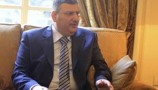 المسؤول  فى المعارضة السورية رياض حجاب